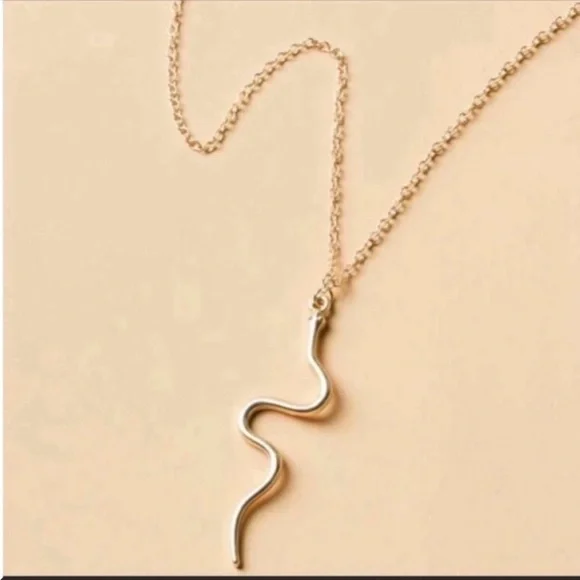 Last one! Best seller! 5 stars! Gold Snake chain necklace - Picture 4 of 5